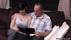 Redare O femeie căsătorită îl vede înșelând cu bbw blond