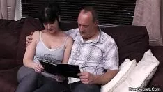 Jouer Une femme mariée le voit tricher avec une bbw blonde