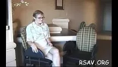 Jouer Un cum-hole passionnant est mis à l'écran