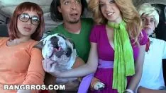 Reproduzir Spangbros - véspera de allhallows com jada stevens em um grande signo problemático do zodíaco
