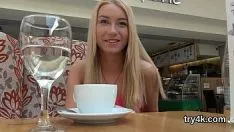 Играть Влюбленный подросток сосет sashay в видео от первого лица и получает узкую вагину ткнул