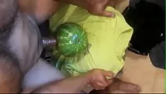 Играть Я трахаюсь, гладя мой пояс в течение нескольких дней.