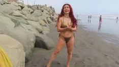 Reproducir La diosa milf caliente ejecuta un ejercicio caliente en seguidores en el bto cada uno