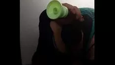 تشغيل تبتهج Trans cumslattern للحصول على ألعابها.