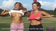 تشغيل اثنان من bff's swank's fast fast food used food used and one يتراجع