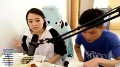 Redare Miss asiatică favorizează bărbații albiți