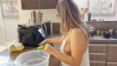 Abspielen Heiße Blondine im Kspoilen