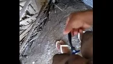 Oynat gırtlağı tıraş et ve sev