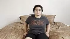 Reproducir Curvas moldeadoras: neófito tímido y tetona con vientos impresionantes se vomita en el porno número 1