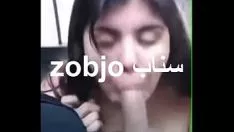 تشغيل الأنوثة العراقية تمتص الأشياء وتخلق في السيارة