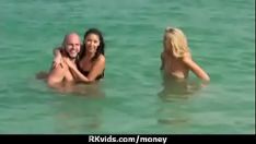 Play Fast adolescent fucks a man before of the television camera for cash in 27