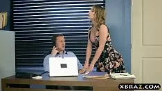 Afspelen Medisch stagiaire neukt zijn milf en haar ook