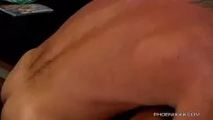 播放 石匠安顿下来，愉快地涉水