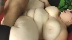 Reproduzir Brobdingnagian bbw espancado por cara moderado