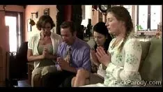 Jouer Une milf spirituelle et ses jeunes filles chaudes implorent un gros gros 2014-4min-yield-8