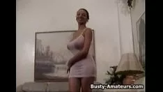 Reproducir Bosomy no profesional gia striptease artista y actuando en su kitty-cat