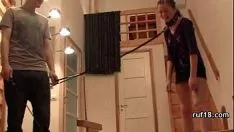 Reproduzir Adolescente pratica escravidão