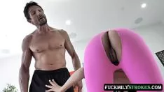 চালান Fuckmilyfondles.com - যখন আলিতা বুঝতে পারে যে তারা তাকে তার সুন্দরী দেখতেও দেবে না, তখন সে চাচা টমির সাথে তার প্রেসগুলি পূরণ করতে অনুসন্ধান করে।