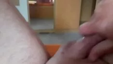 Afspelen Geneukt met een speeltje en zo gewreven