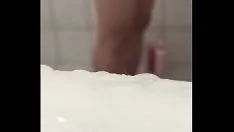 চালান অসহায়, ঝরনা নিচে, মিস প্রয়োজনীয়