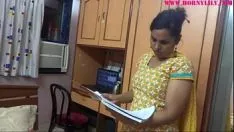 تشغيل تسجيلات فيديو ساخنة غير احترافية للطفل الهندي زنبق ساخن