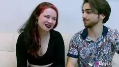 تشغيل أحمر الشعر في سن المراهقة إينا الأسود دائما حريصة على مص الديوك. إنها لا تستطيع العيش بدونهم!