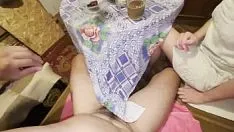 Reproduzir Esperando minha meia-irmã no balneário