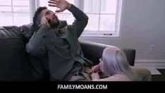 Играть Familymoans - юную падчерицу с большой задницей Хейли Спейдс трахнул отчим