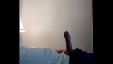 تشغيل داريك روسو الهزات حتى انه cums