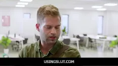 Reproducir Usandoslut - los empleados adolescentes se convierten en juguetes para follar de uso gratuito durante el trabajo - penelope kay, willow ryder