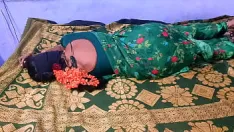 Jouer Femme au foyer indienne en levrette fuking