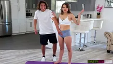 تشغيل يظهر عسل هايز nastysis قبالة إصبع الجمل الخاص بها