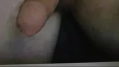 Reproducir Masturbación en solitario sensual por joven amateur cachonda