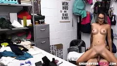 Reproduzir Curvy Milf Mandy Rhea exige a exclusão de um encontro hardcore explícito com Billy Boston