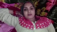 Oynat Desi Hintli Kız Lalita Cowgirl ve Doggystyle Pozisyonlarında Erkek Arkadaşının Sert Seksinden Yeterince Alamaz