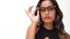চালান বড় গাধা এশিয়ান খোকামনি পুত্রি সিন্টা দুষ্টু হয়ে যায়: তার ছোট্ট ভগ খোলে