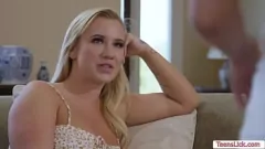 Reproducir Bailey Brooke y Kiara Cole en una intensa seducción lesbiana