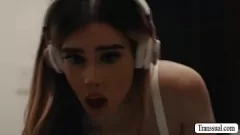 Oynat Ivory Mayhem, Bareback Transeksüel Eyleminde Johnny B'nin Büyük Dick'ini Alıyor