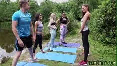 Abspielen Eingewickeltes Yoga britisches Volk yank