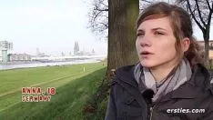 Afspelen We worden geneukt zoals hete, niet-professionele Anna die poes-kat wrijft -vroeger